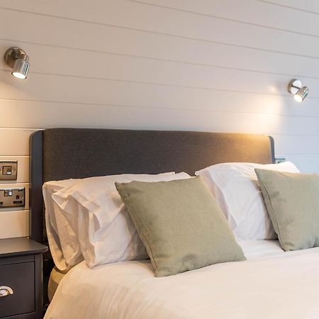 The Plough Inn Cabins Ramsden Dış mekan fotoğraf